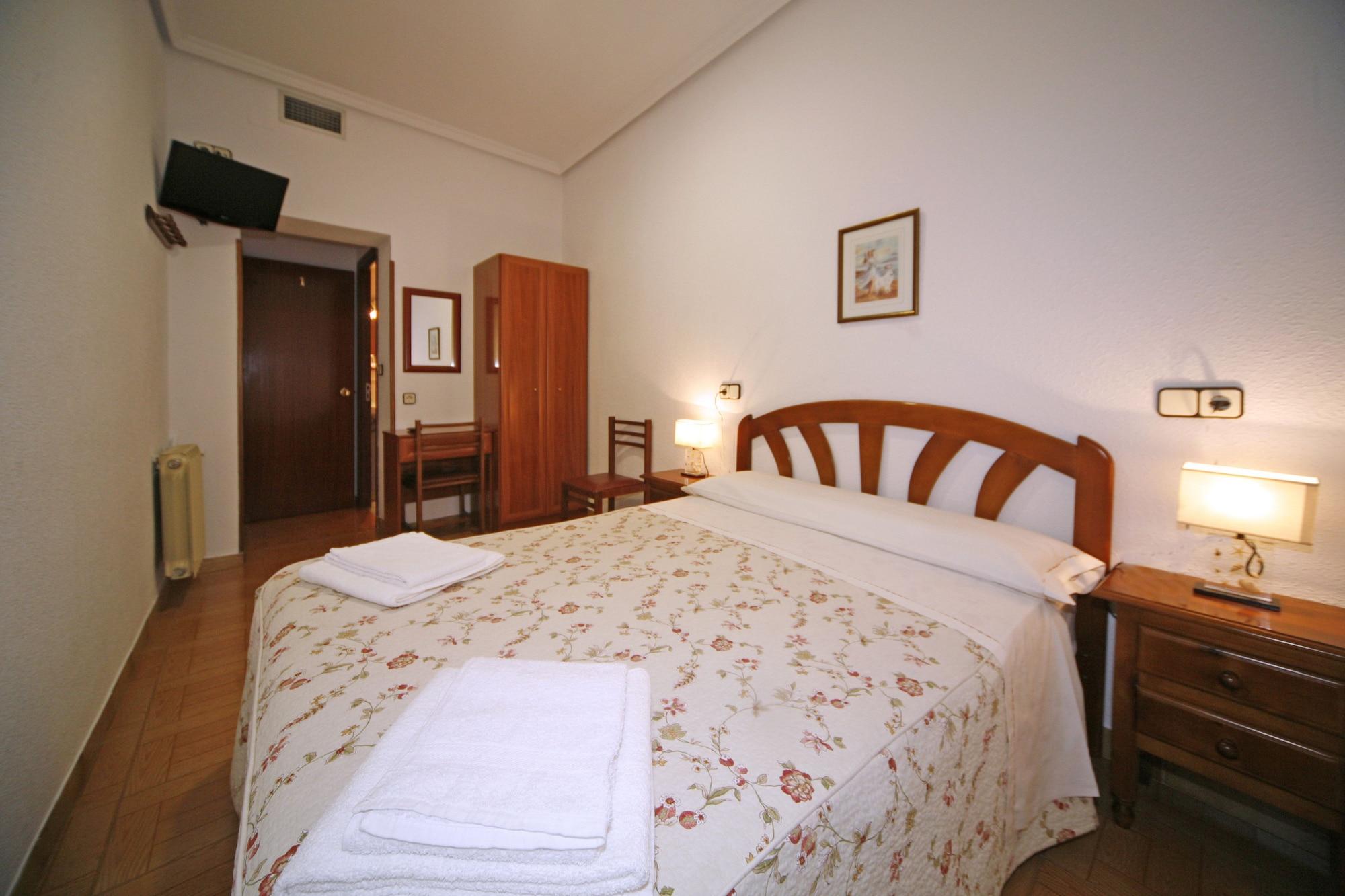 โอสตัล ซาน อันโตนิโอ Hotel มาดริด ภายนอก รูปภาพ