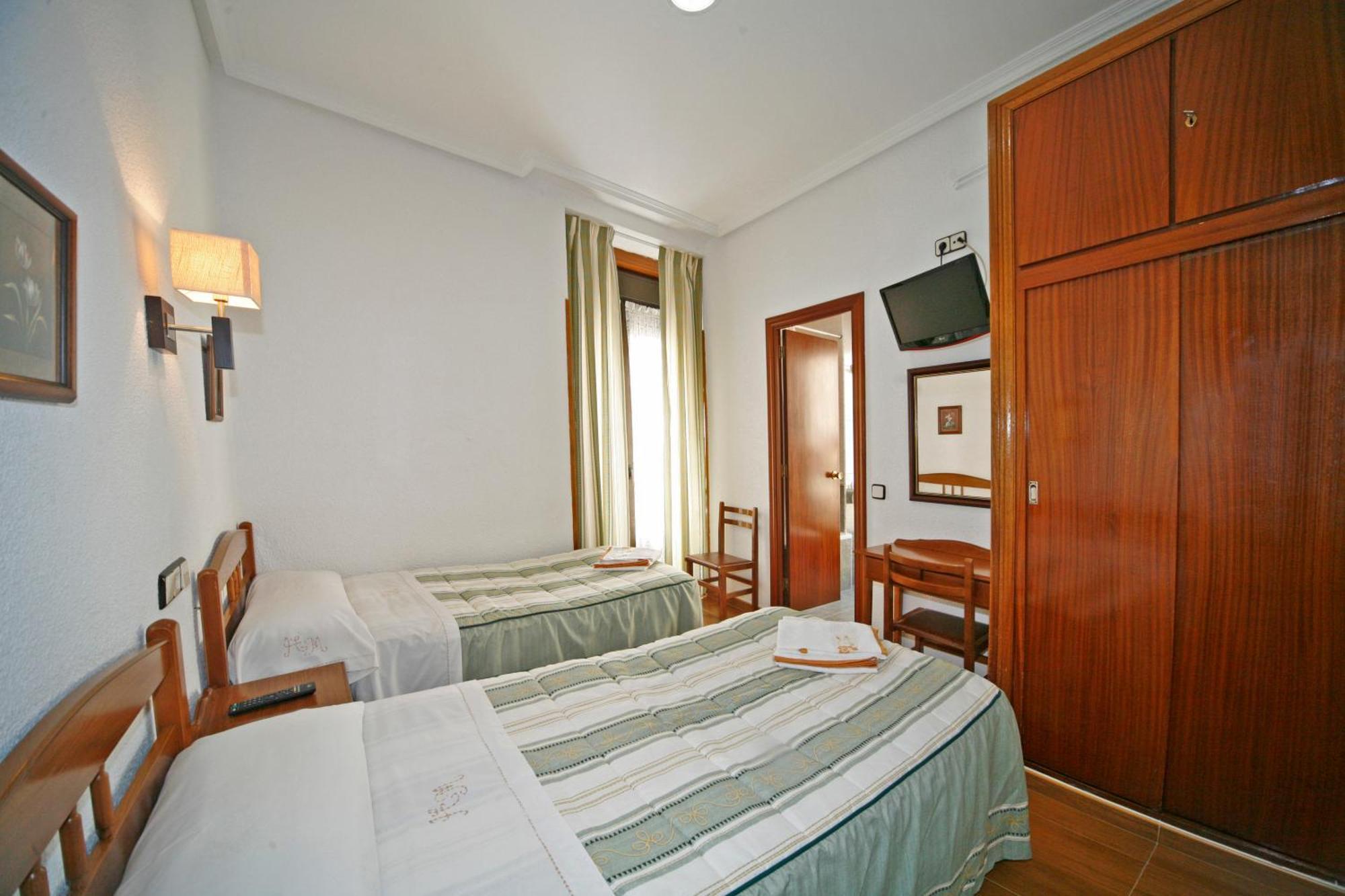 โอสตัล ซาน อันโตนิโอ Hotel มาดริด ภายนอก รูปภาพ