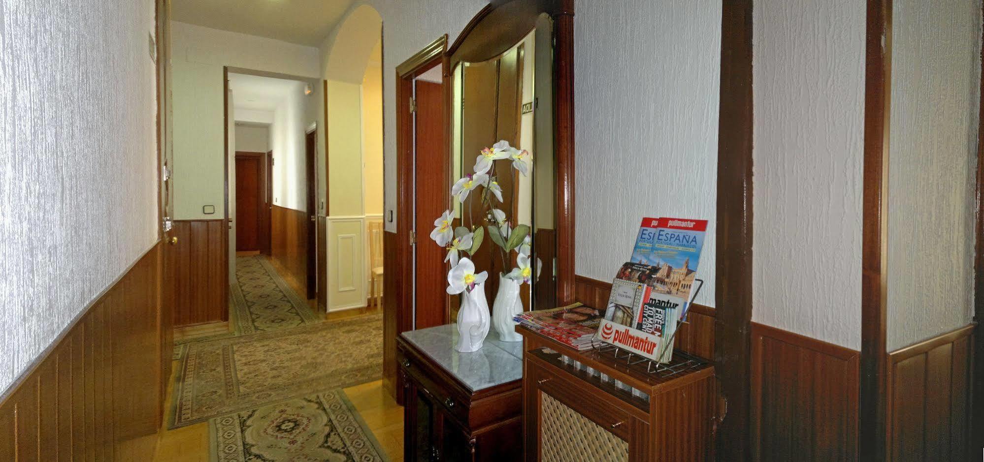 โอสตัล ซาน อันโตนิโอ Hotel มาดริด ภายนอก รูปภาพ