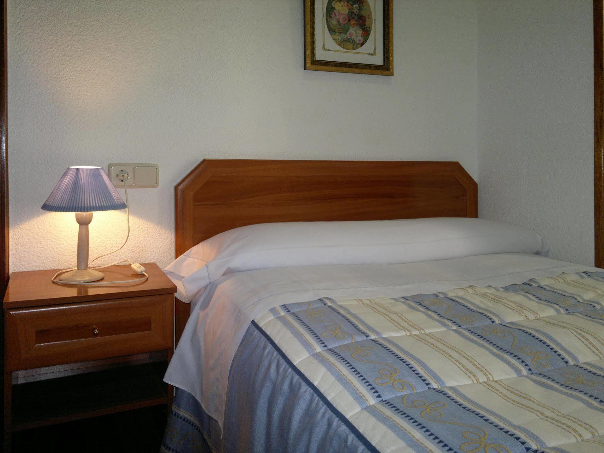 โอสตัล ซาน อันโตนิโอ Hotel มาดริด ภายนอก รูปภาพ